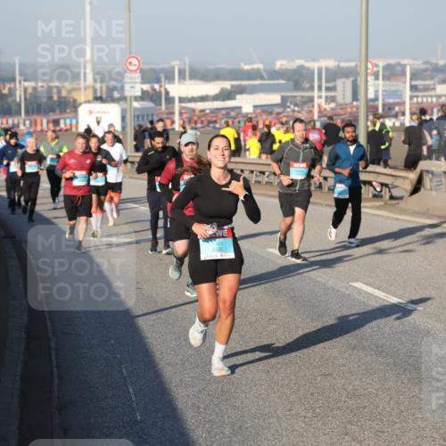 03.10.2025 - Köhlbrandbrückenlauf Yannick Fuchs http://msf.ph/oto/9149319 03.10.2025 08:40:58 Position 2 3825 meine-sportfotos.de