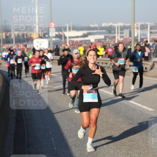 03.10.2025 - Köhlbrandbrückenlauf Yannick Fuchs http://msf.ph/oto/9149333 03.10.2025 08:40:59 Position 2 3825 meine-sportfotos.de