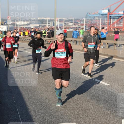 03.10.2025 - Köhlbrandbrückenlauf Yannick Fuchs http://msf.ph/oto/9149373 03.10.2025 08:41:02 Position 2 1808 meine-sportfotos.de