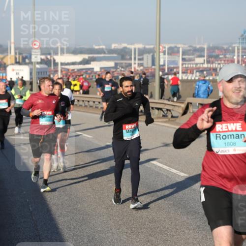 03.10.2025 - Köhlbrandbrückenlauf Yannick Fuchs http://msf.ph/oto/9149381 03.10.2025 08:41:02 Position 2 1808, 21 meine-sportfotos.de