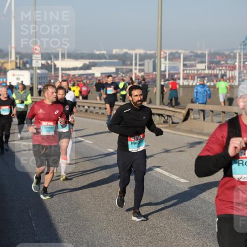 03.10.2025 - Köhlbrandbrückenlauf Yannick Fuchs http://msf.ph/oto/9149383 03.10.2025 08:41:02 Position 2 3603, 1808 meine-sportfotos.de