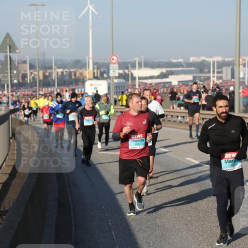 03.10.2025 - Köhlbrandbrückenlauf Yannick Fuchs http://msf.ph/oto/9149388 03.10.2025 08:41:03 Position 2 3603, 193 meine-sportfotos.de