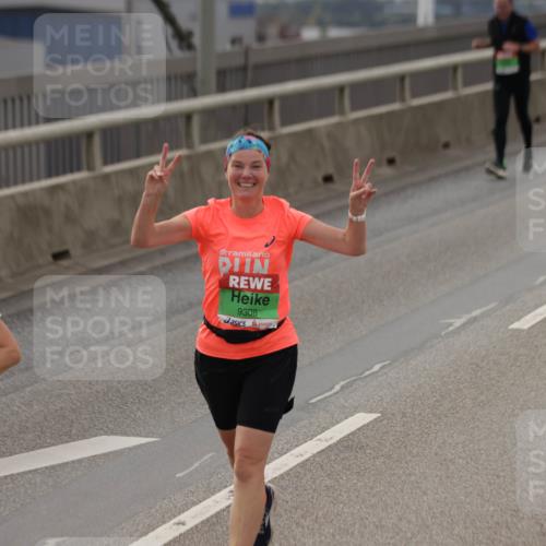 03.10.2025 - Köhlbrandbrückenlauf Jannik Wohlers http://msf.ph/oto/9149429 03.10.2025 15:53:57 Position 1 801, 9308 meine-sportfotos.de