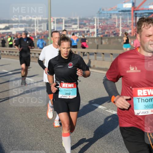 03.10.2025 - Köhlbrandbrückenlauf Yannick Fuchs http://msf.ph/oto/9149433 03.10.2025 08:41:06 Position 2 3842, 3603 meine-sportfotos.de