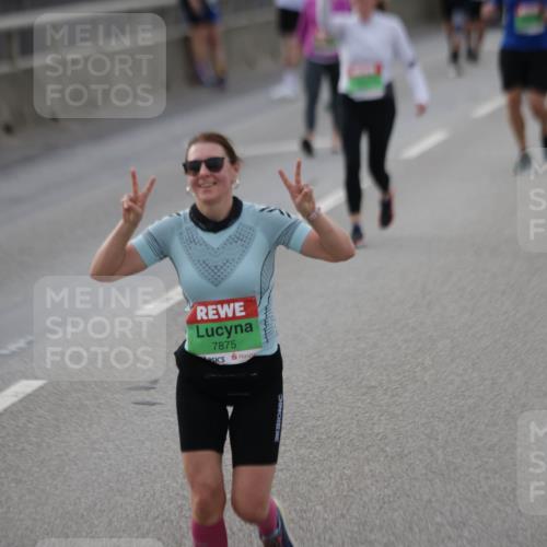 03.10.2025 - Köhlbrandbrückenlauf Jannik Wohlers http://msf.ph/oto/9149436 03.10.2025 15:53:58 Position 1 7875 meine-sportfotos.de