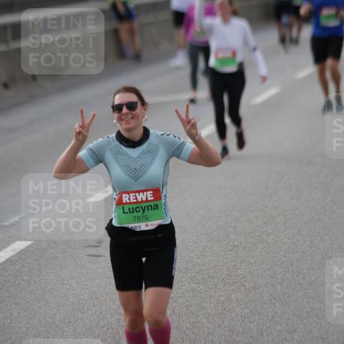 03.10.2025 - Köhlbrandbrückenlauf Jannik Wohlers http://msf.ph/oto/9149438 03.10.2025 15:53:58 Position 1 7875 meine-sportfotos.de