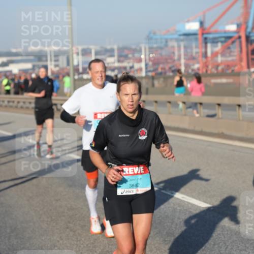 03.10.2025 - Köhlbrandbrückenlauf Yannick Fuchs http://msf.ph/oto/9149440 03.10.2025 08:41:07 Position 2 3842 meine-sportfotos.de