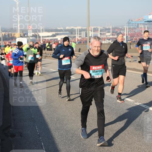 03.10.2025 - Köhlbrandbrückenlauf Yannick Fuchs http://msf.ph/oto/9149469 03.10.2025 08:41:09 Position 2 1385 meine-sportfotos.de
