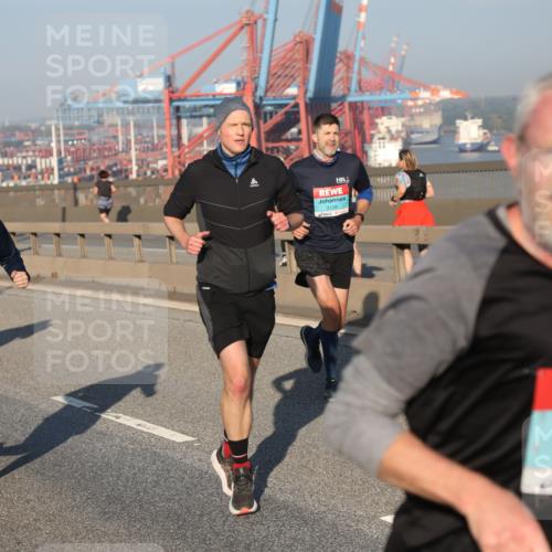 03.10.2025 - Köhlbrandbrückenlauf Yannick Fuchs http://msf.ph/oto/9149486 03.10.2025 08:41:10 Position 2 3119, 3, 3138, 1385, 8, 000 meine-sportfotos.de