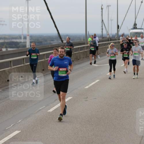 03.10.2025 - Köhlbrandbrückenlauf Jannik Wohlers http://msf.ph/oto/9149500 03.10.2025 15:54:05 Position 1 9252 meine-sportfotos.de