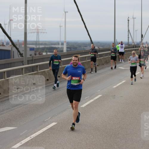 03.10.2025 - Köhlbrandbrückenlauf Jannik Wohlers http://msf.ph/oto/9149509 03.10.2025 15:54:06 Position 1 18 meine-sportfotos.de