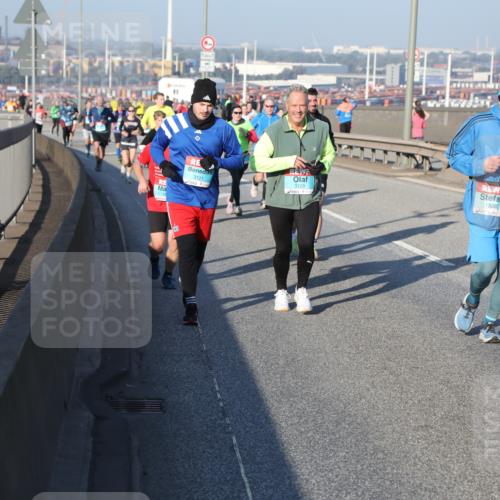 03.10.2025 - Köhlbrandbrückenlauf Yannick Fuchs http://msf.ph/oto/9149511 03.10.2025 08:41:12 Position 2 3121, 3120, 1328 meine-sportfotos.de