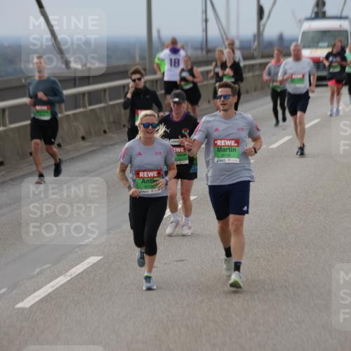 03.10.2025 - Köhlbrandbrückenlauf Jannik Wohlers http://msf.ph/oto/9149524 03.10.2025 15:54:08 Position 1 8115, 18, 8116 meine-sportfotos.de