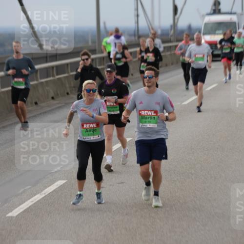 03.10.2025 - Köhlbrandbrückenlauf Jannik Wohlers http://msf.ph/oto/9149528 03.10.2025 15:54:08 Position 1 8115, 8116 meine-sportfotos.de