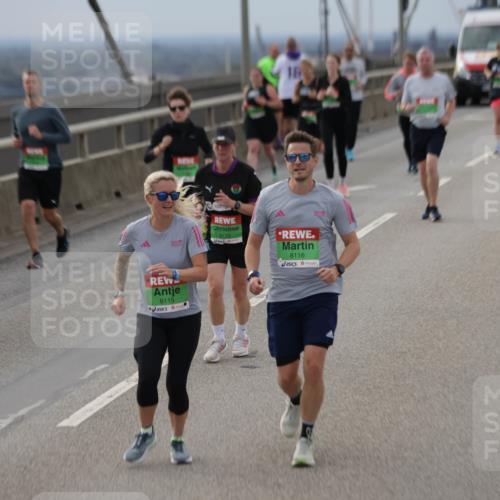 03.10.2025 - Köhlbrandbrückenlauf Jannik Wohlers http://msf.ph/oto/9149544 03.10.2025 15:54:09 Position 1 8115, 8116 meine-sportfotos.de