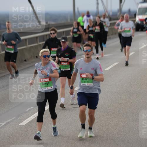 03.10.2025 - Köhlbrandbrückenlauf Jannik Wohlers http://msf.ph/oto/9149546 03.10.2025 15:54:09 Position 1 8115, 8116 meine-sportfotos.de