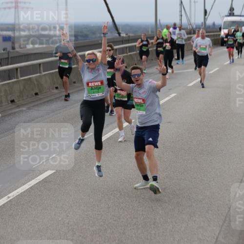 03.10.2025 - Köhlbrandbrückenlauf Jannik Wohlers http://msf.ph/oto/9149554 03.10.2025 15:54:10 Position 1 8115, 8116 meine-sportfotos.de