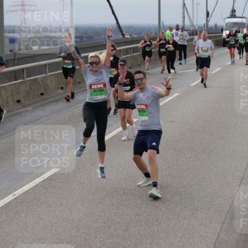 03.10.2025 - Köhlbrandbrückenlauf Jannik Wohlers http://msf.ph/oto/9149556 03.10.2025 15:54:10 Position 1 8115, 8116 meine-sportfotos.de