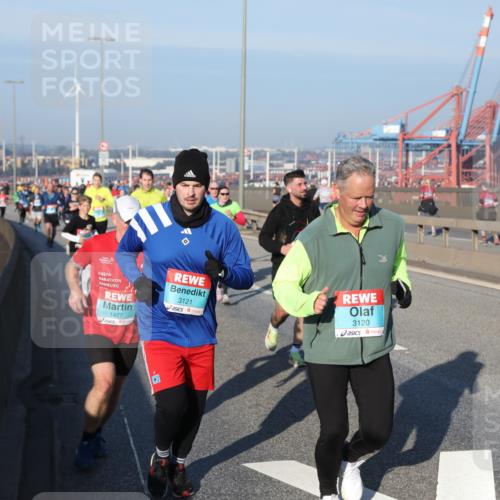 03.10.2025 - Köhlbrandbrückenlauf Yannick Fuchs http://msf.ph/oto/9149565 03.10.2025 08:41:15 Position 2 1477, 3121, 3120 meine-sportfotos.de