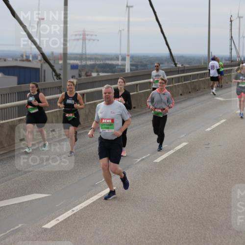 03.10.2025 - Köhlbrandbrückenlauf Jannik Wohlers http://msf.ph/oto/9149570 03.10.2025 15:54:16 Position 1 361, 7586, 18 meine-sportfotos.de