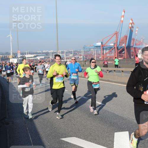 03.10.2025 - Köhlbrandbrückenlauf Yannick Fuchs http://msf.ph/oto/9149595 03.10.2025 08:41:17 Position 2 3233, 445 meine-sportfotos.de