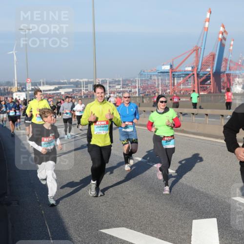 03.10.2025 - Köhlbrandbrückenlauf Yannick Fuchs http://msf.ph/oto/9149598 03.10.2025 08:41:17 Position 2 3233, 1445 meine-sportfotos.de