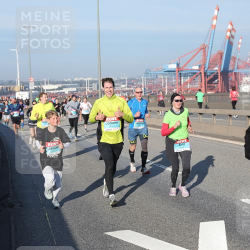 03.10.2025 - Köhlbrandbrückenlauf Yannick Fuchs http://msf.ph/oto/9149602 03.10.2025 08:41:18 Position 2 3233, 1173, 1445 meine-sportfotos.de