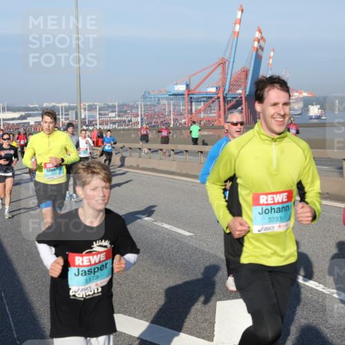 03.10.2025 - Köhlbrandbrückenlauf Yannick Fuchs http://msf.ph/oto/9149625 03.10.2025 08:41:19 Position 2 11111, 1173, 3233, 2822 meine-sportfotos.de