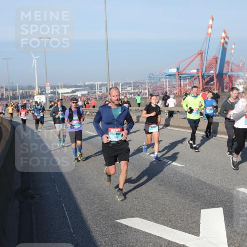 03.10.2025 - Köhlbrandbrückenlauf Yannick Fuchs http://msf.ph/oto/9149695 03.10.2025 08:41:24 Position 2 1582 meine-sportfotos.de