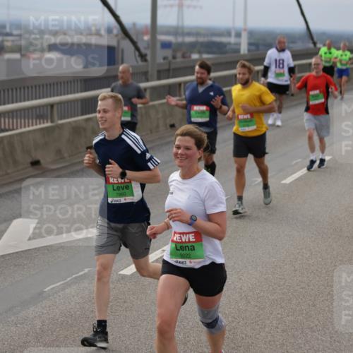 03.10.2025 - Köhlbrandbrückenlauf Jannik Wohlers http://msf.ph/oto/9149714 03.10.2025 15:54:29 Position 1 7960, 9222, 18 meine-sportfotos.de