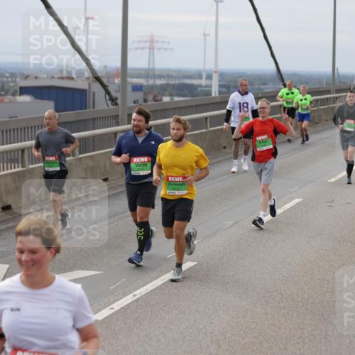 03.10.2025 - Köhlbrandbrückenlauf Jannik Wohlers http://msf.ph/oto/9149718 03.10.2025 15:54:29 Position 1 7960, 8119, 18 meine-sportfotos.de