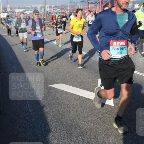 03.10.2025 - Köhlbrandbrückenlauf Yannick Fuchs http://msf.ph/oto/9149725 03.10.2025 08:41:25 Position 2 1415, 3331, 1582 meine-sportfotos.de