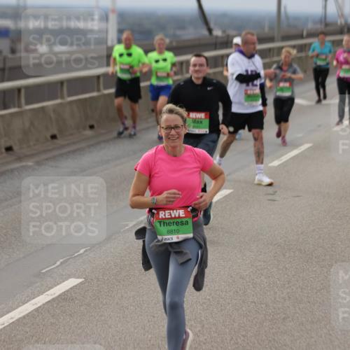 03.10.2025 - Köhlbrandbrückenlauf Jannik Wohlers http://msf.ph/oto/9149753 03.10.2025 15:54:32 Position 1 8810 meine-sportfotos.de
