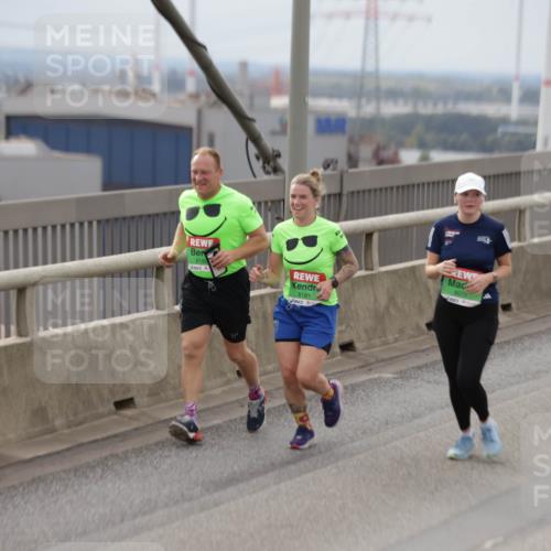 03.10.2025 - Köhlbrandbrückenlauf Jannik Wohlers http://msf.ph/oto/9149776 03.10.2025 15:54:35 Position 1 8190, 8079, 8181 meine-sportfotos.de