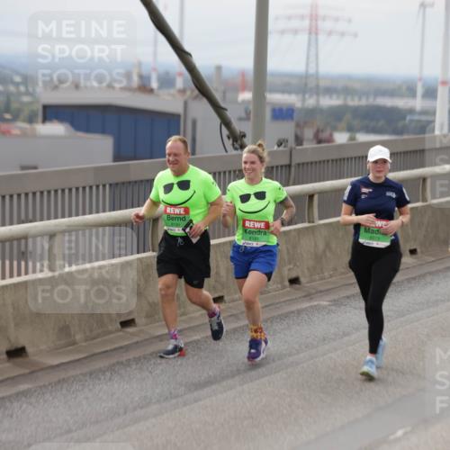 03.10.2025 - Köhlbrandbrückenlauf Jannik Wohlers http://msf.ph/oto/9149779 03.10.2025 15:54:35 Position 1 8079, 8190, 8181 meine-sportfotos.de