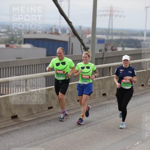 03.10.2025 - Köhlbrandbrückenlauf Jannik Wohlers http://msf.ph/oto/9149783 03.10.2025 15:54:35 Position 1 8190, 8181, 8079 meine-sportfotos.de