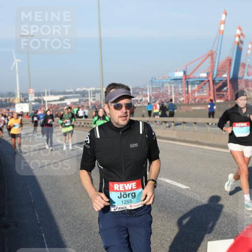 03.10.2025 - Köhlbrandbrückenlauf Yannick Fuchs http://msf.ph/oto/9149812 03.10.2025 08:41:33 Position 2 1255 meine-sportfotos.de