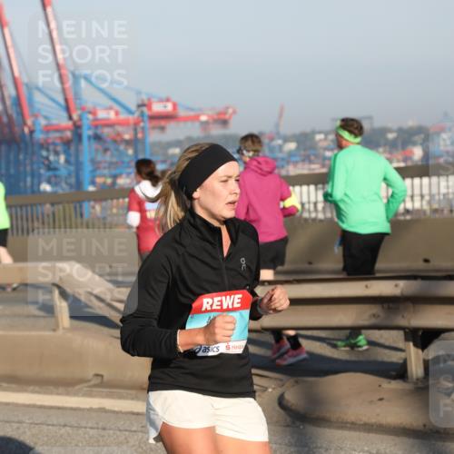 03.10.2025 - Köhlbrandbrückenlauf Yannick Fuchs http://msf.ph/oto/9149820 03.10.2025 08:41:35 Position 2 18 meine-sportfotos.de