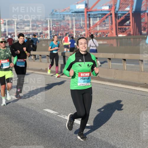 03.10.2025 - Köhlbrandbrückenlauf Yannick Fuchs http://msf.ph/oto/9149831 03.10.2025 08:41:36 Position 2 1346, 1767, 2714 meine-sportfotos.de