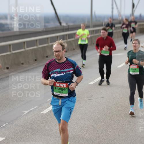 03.10.2025 - Köhlbrandbrückenlauf Jannik Wohlers http://msf.ph/oto/9149843 03.10.2025 15:54:43 Position 1 7869 meine-sportfotos.de