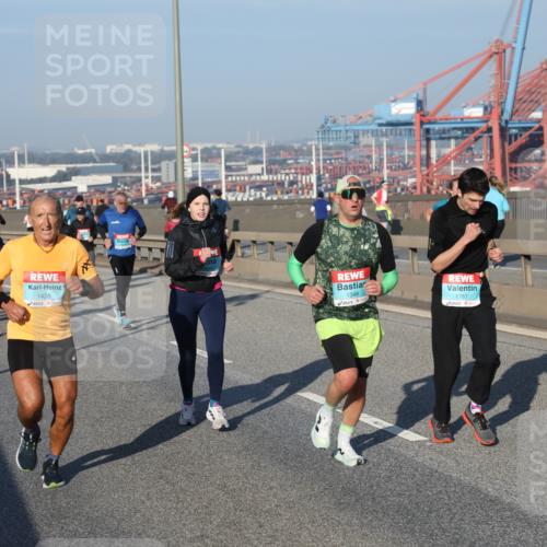 03.10.2025 - Köhlbrandbrückenlauf Yannick Fuchs http://msf.ph/oto/9149856 03.10.2025 08:41:38 Position 2 1428, 1346, 1767 meine-sportfotos.de