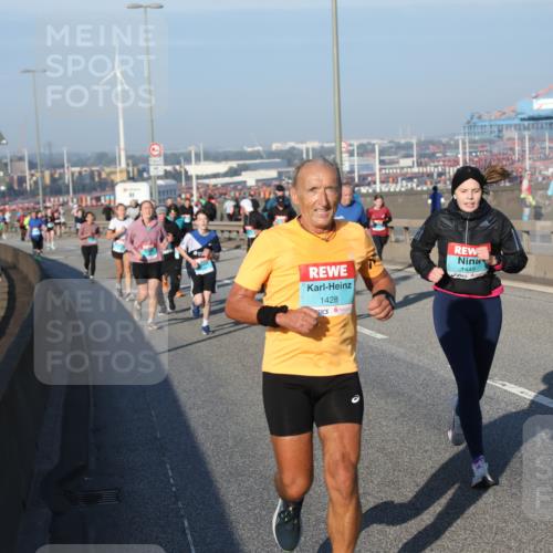 03.10.2025 - Köhlbrandbrückenlauf Yannick Fuchs http://msf.ph/oto/9149884 03.10.2025 08:41:39 Position 2 1428, 1449 meine-sportfotos.de