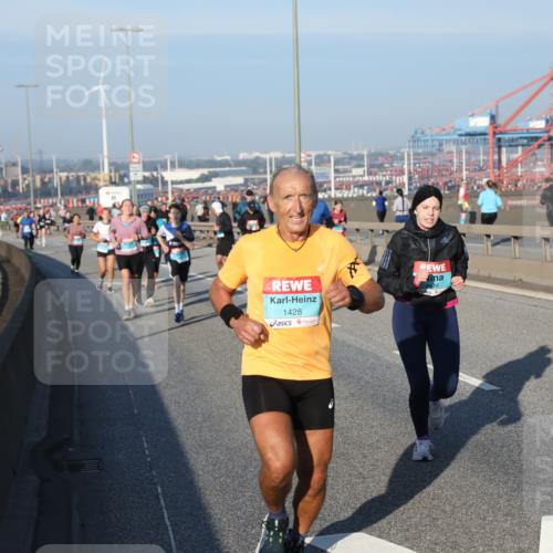 03.10.2025 - Köhlbrandbrückenlauf Yannick Fuchs http://msf.ph/oto/9149887 03.10.2025 08:41:39 Position 2 1428, 449 meine-sportfotos.de