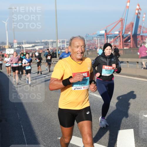03.10.2025 - Köhlbrandbrückenlauf Yannick Fuchs http://msf.ph/oto/9149894 03.10.2025 08:41:39 Position 2 1428, 1449 meine-sportfotos.de