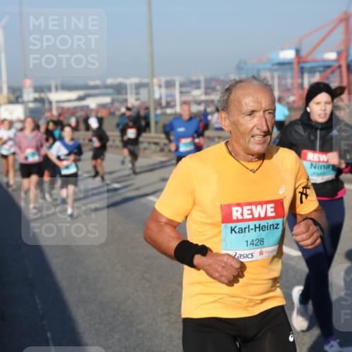 03.10.2025 - Köhlbrandbrückenlauf Yannick Fuchs http://msf.ph/oto/9149897 03.10.2025 08:41:40 Position 2 1428 meine-sportfotos.de