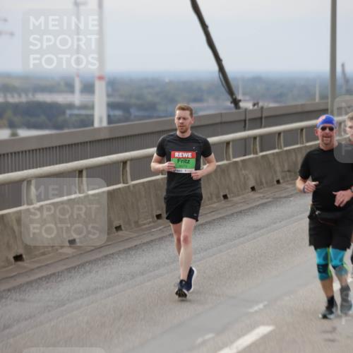 03.10.2025 - Köhlbrandbrückenlauf Jannik Wohlers http://msf.ph/oto/9149947 03.10.2025 15:54:52 Position 1 9573 meine-sportfotos.de