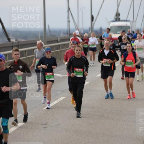 03.10.2025 - Köhlbrandbrückenlauf Jannik Wohlers http://msf.ph/oto/9149948 03.10.2025 15:54:54 Position 1 7928, 7957 meine-sportfotos.de