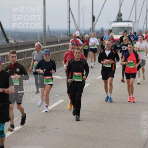 03.10.2025 - Köhlbrandbrückenlauf Jannik Wohlers http://msf.ph/oto/9149949 03.10.2025 15:54:54 Position 1 47, 7928, 7957 meine-sportfotos.de