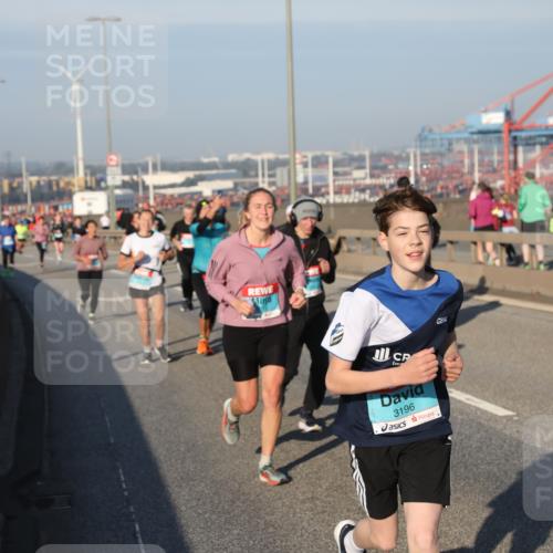 03.10.2025 - Köhlbrandbrückenlauf Yannick Fuchs http://msf.ph/oto/9149951 03.10.2025 08:41:43 Position 2 3196 meine-sportfotos.de