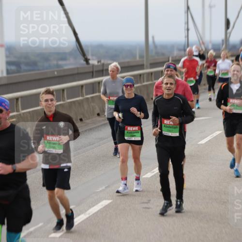 03.10.2025 - Köhlbrandbrückenlauf Jannik Wohlers http://msf.ph/oto/9149958 03.10.2025 15:54:55 Position 1 9647, 7928, 7957 meine-sportfotos.de